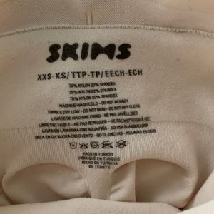 skims sculpting shorts